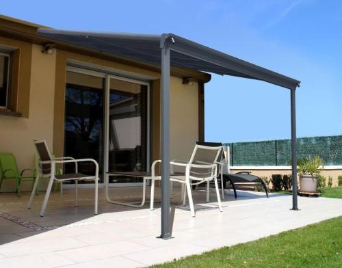 hliníková pergola LANITPLAST WALL 33 FSX antracit + čirý PC