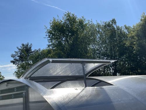 střešní okno pro obloukový skleník LANITPLAST KYKLOP2 s PC 8 mm