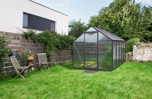 skleník VITAVIA VENUS 6200 PC 4 mm čierny