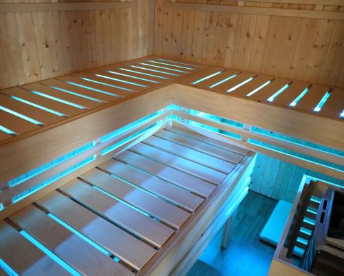 szauna LED lámpa a padok alatt KARIBU (36687)